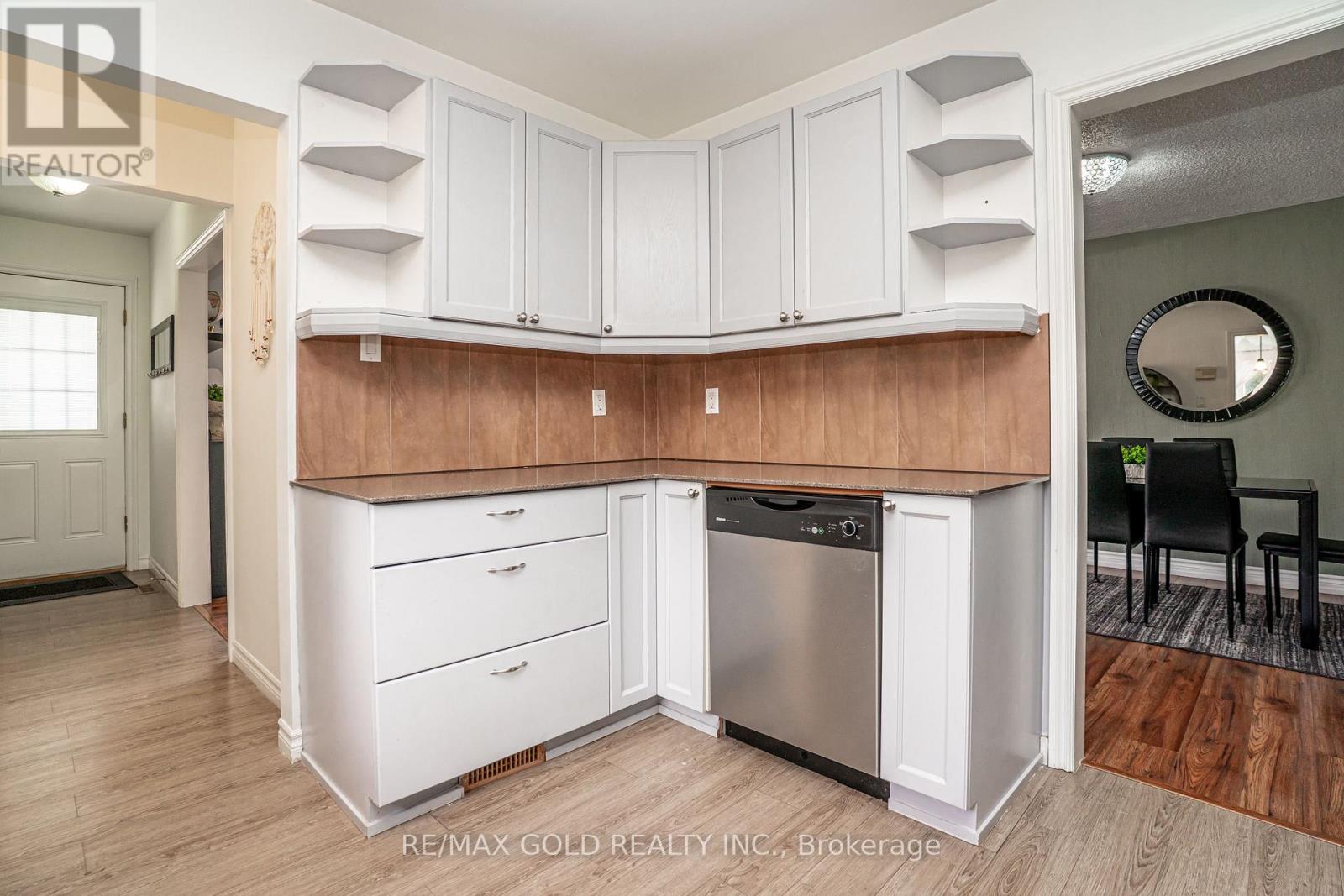 53 Davenport Crescent Property Photo 17