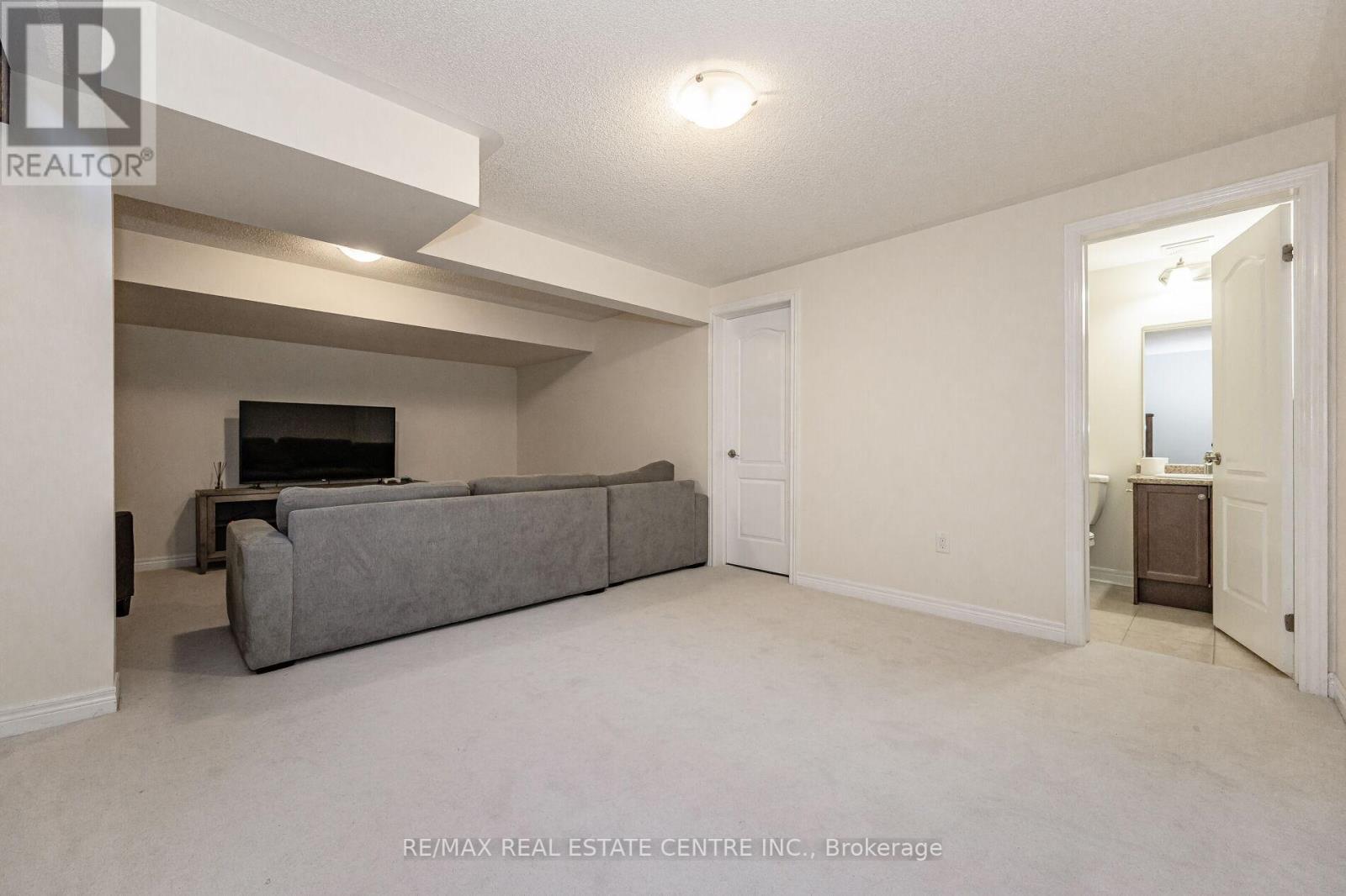 2453 Village Common Property Photo 31