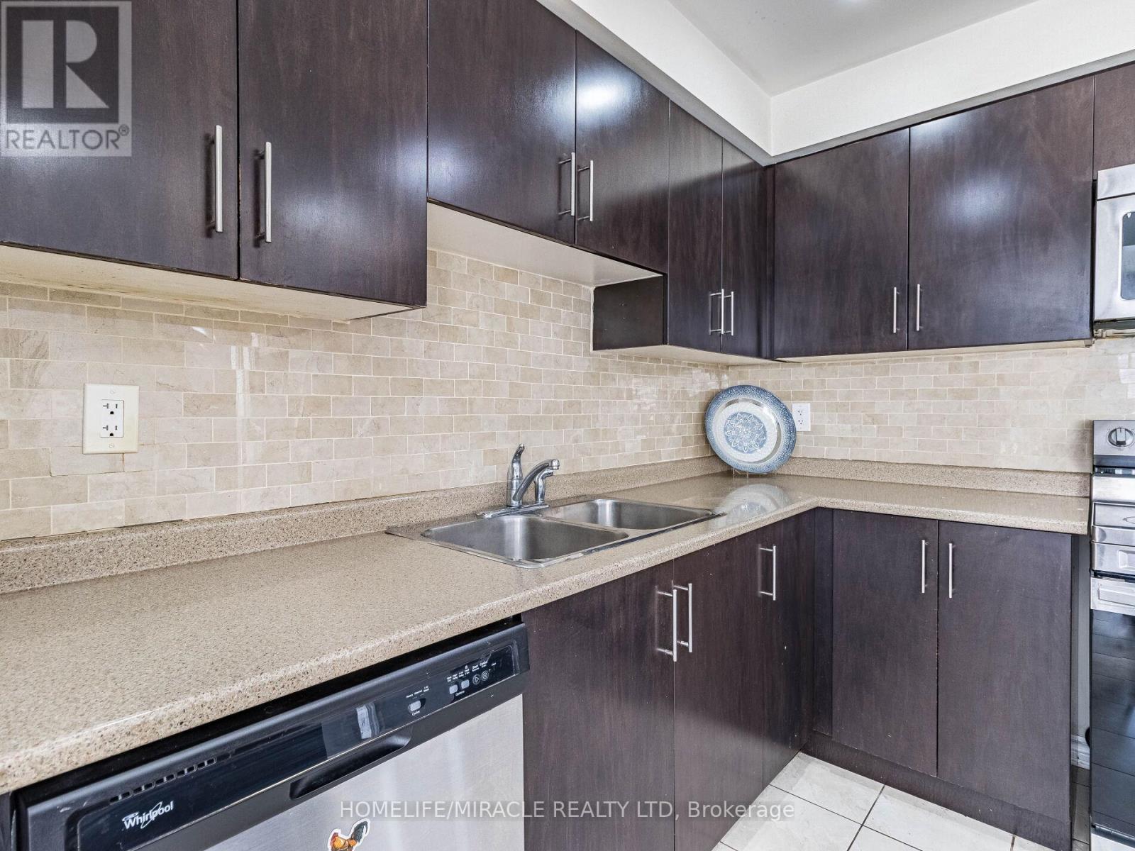 229 Remembrance Road Property Photo 8