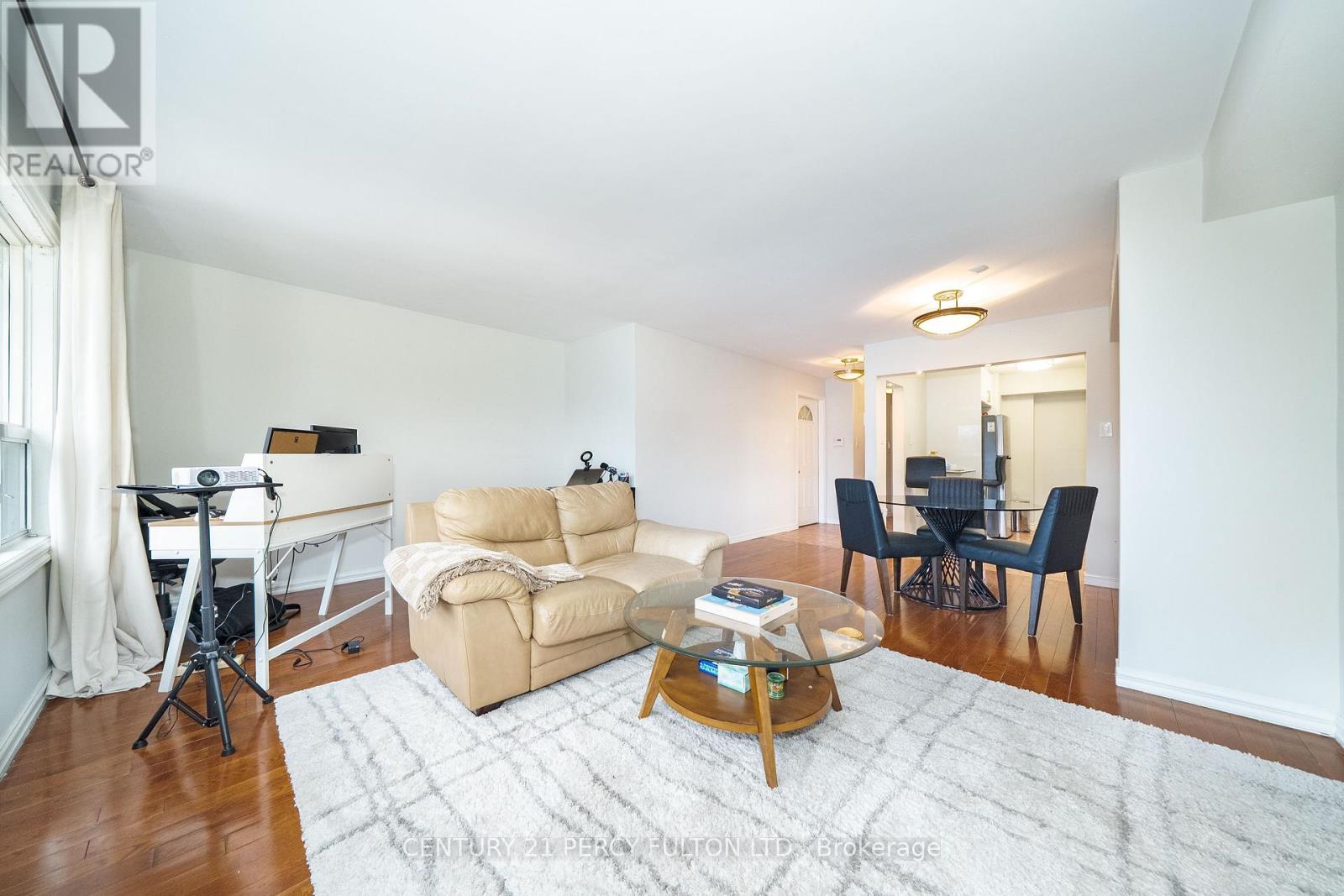 744-746 Wilson Avenue Property Photo 8