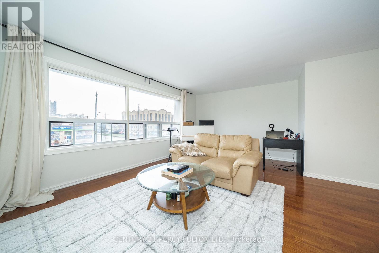 744-746 Wilson Avenue Property Photo 9
