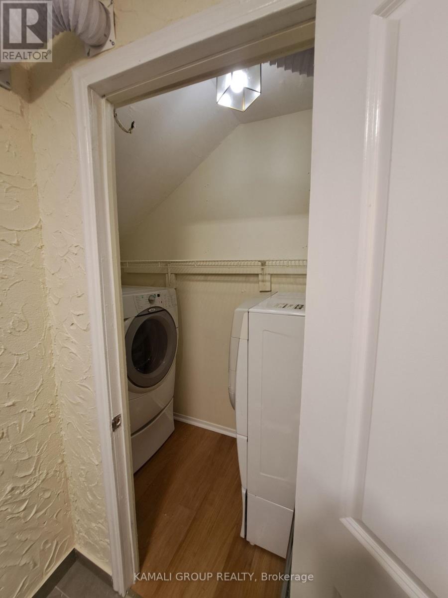 727 - 4645 Jane Street Property Photo 12