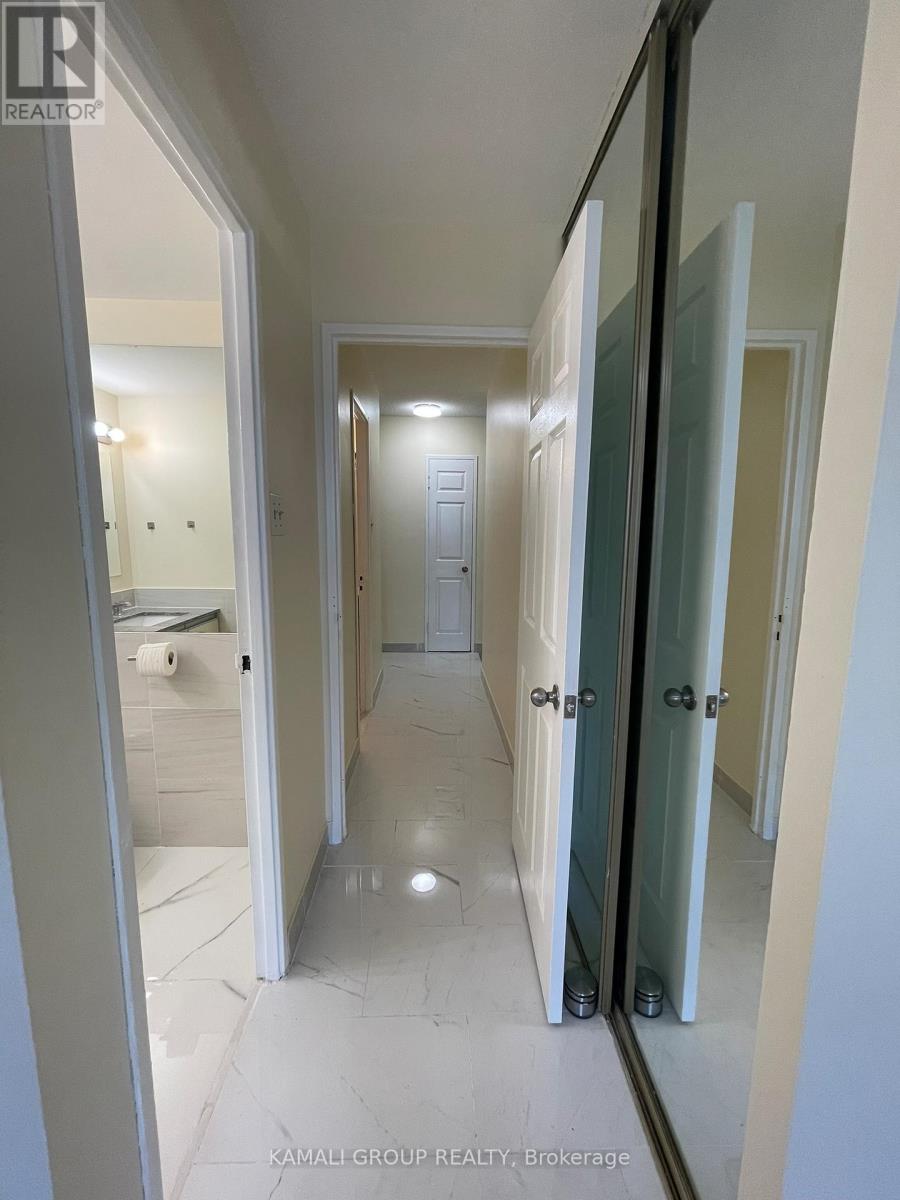 727 - 4645 Jane Street Property Photo 16