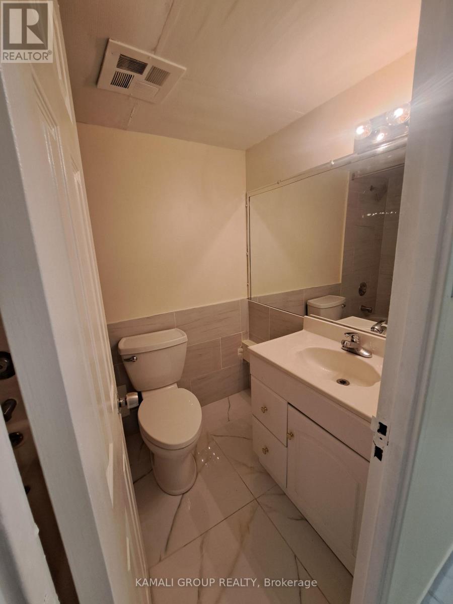 727 - 4645 Jane Street Property Photo 17
