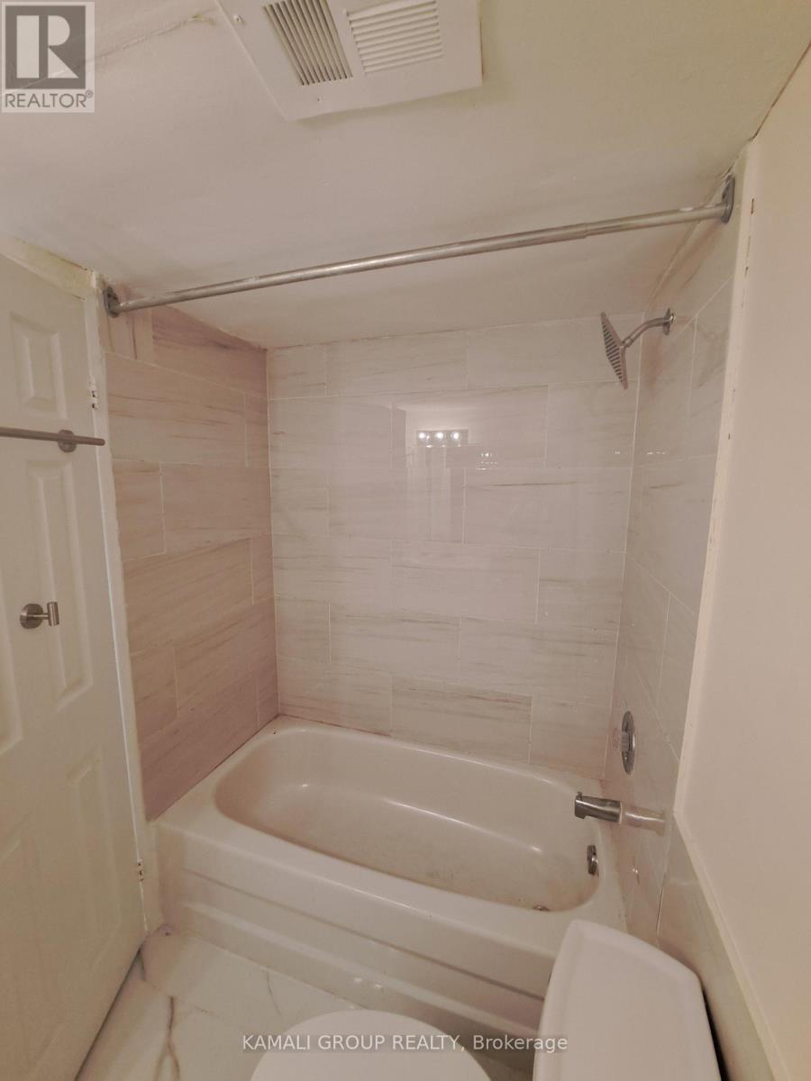 727 - 4645 Jane Street Property Photo 18