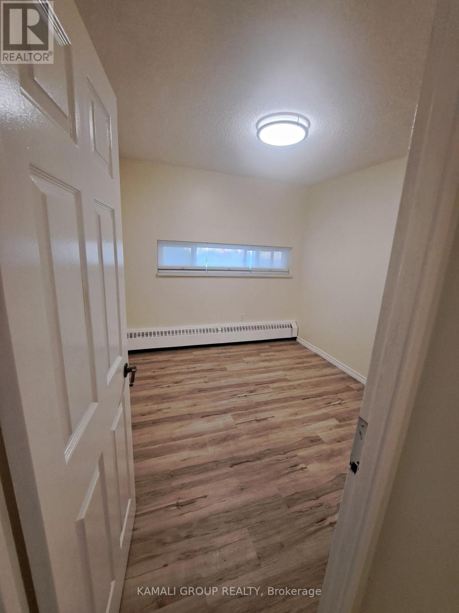 727 - 4645 Jane Street Property Photo 29