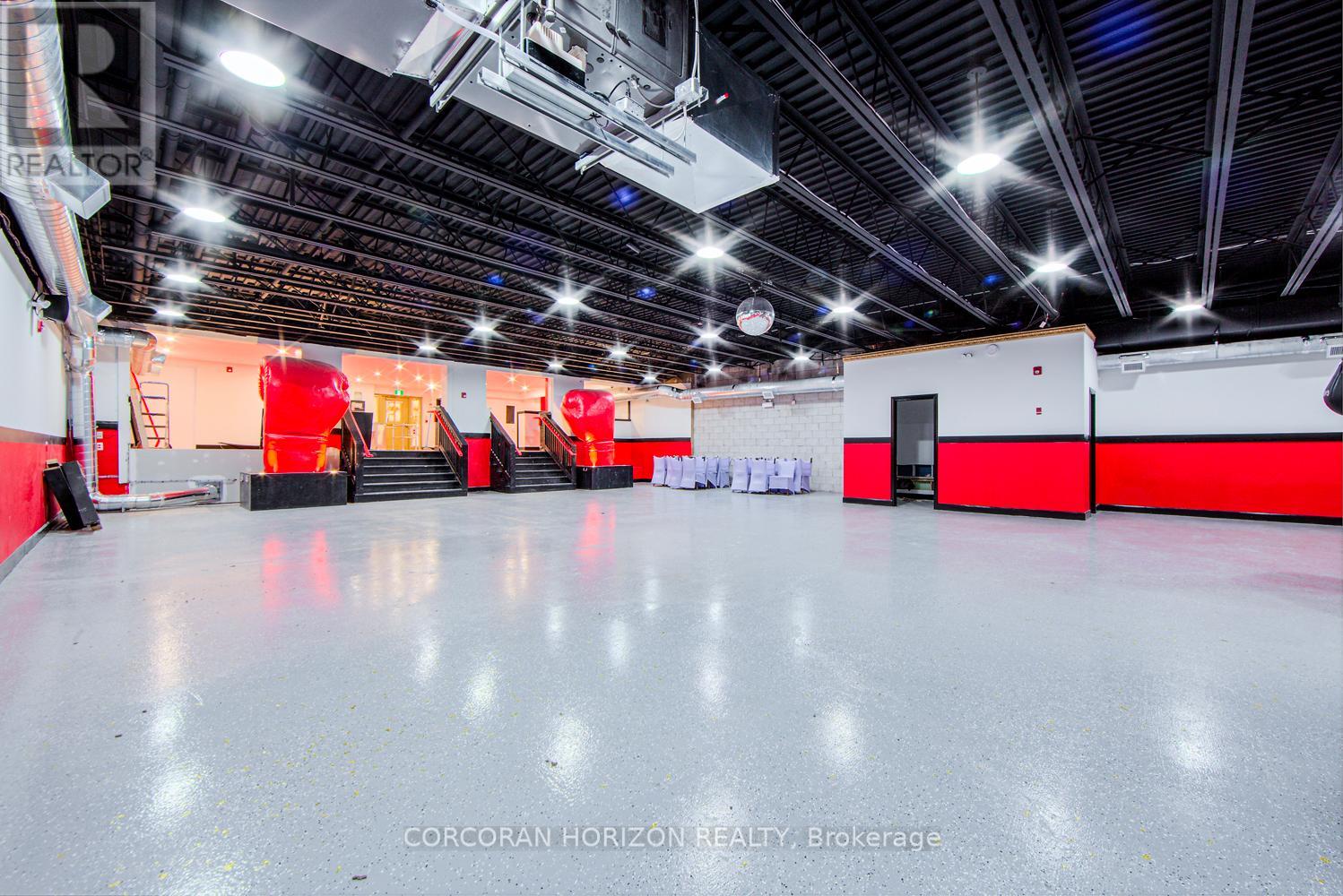 2261 Dundas Street Property Photo 18