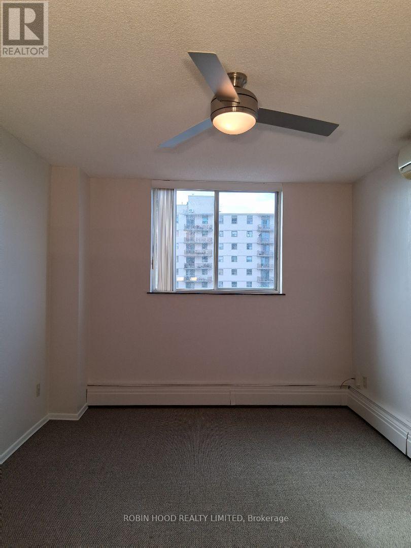 605 - 975 Warwick Court Property Photo 9