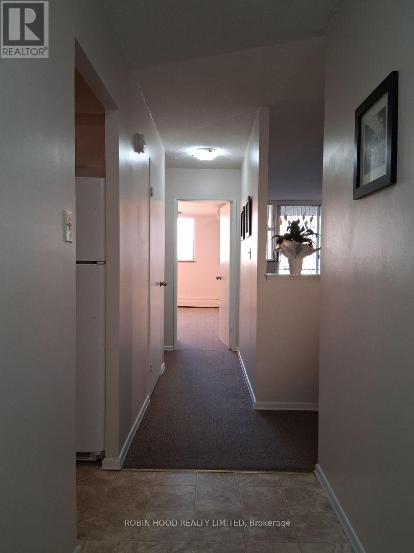 605 - 975 Warwick Court Property Photo 13