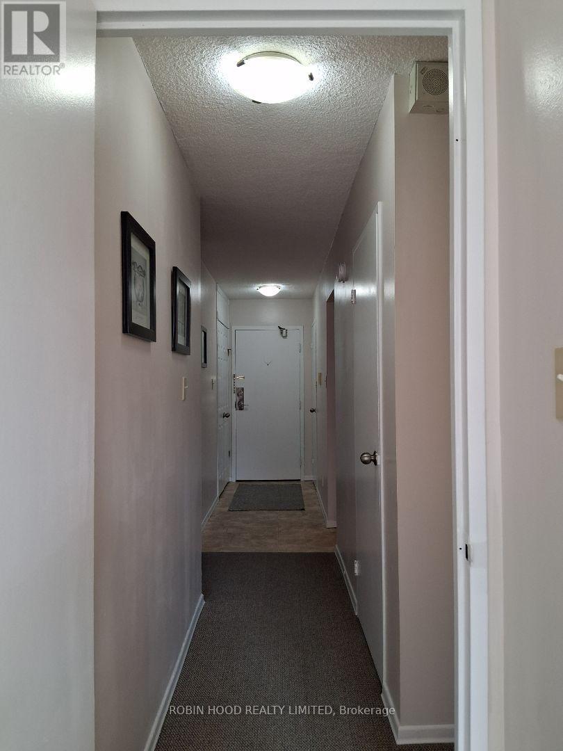 605 - 975 Warwick Court Property Photo 14