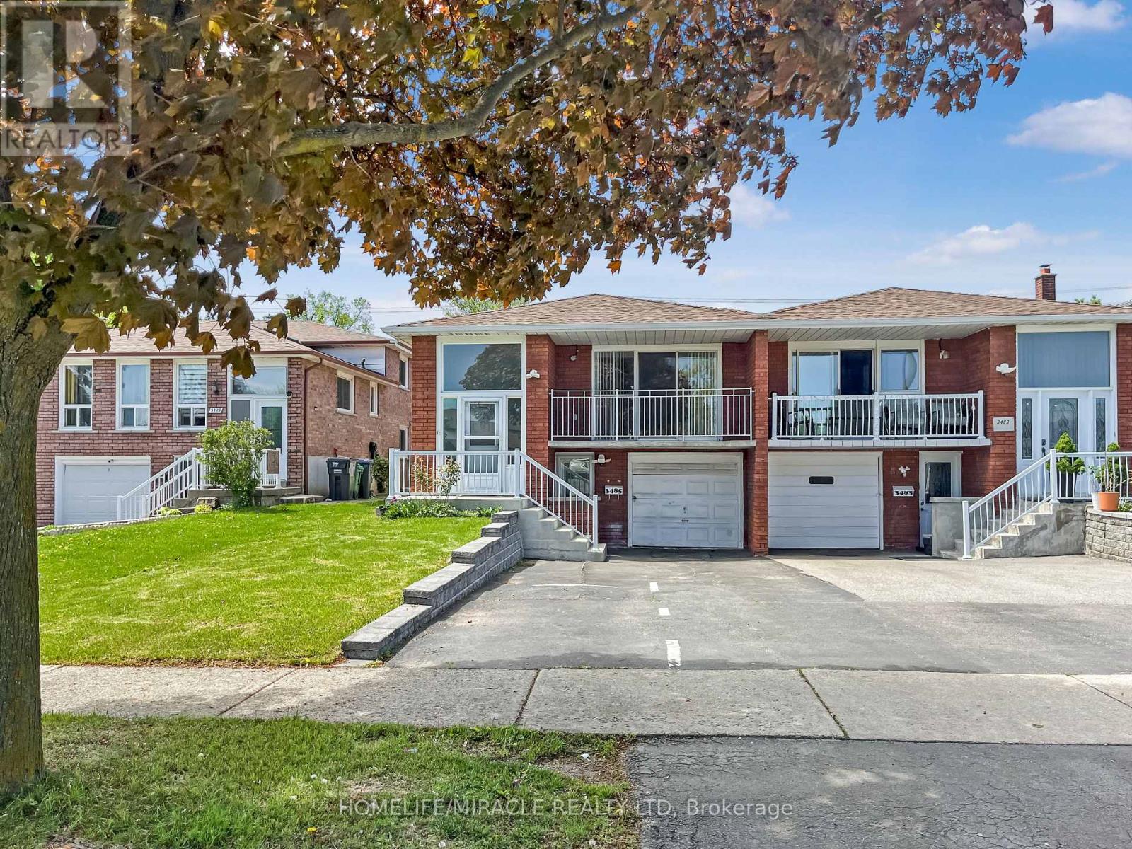 3485 OAKGLADE CRESCENT