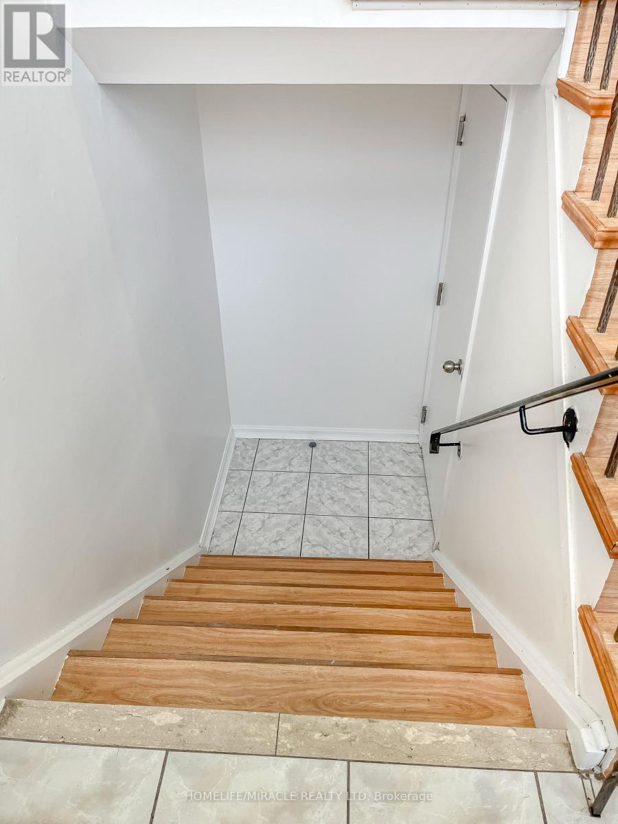 3485 Oakglade Crescent Property Photo 23