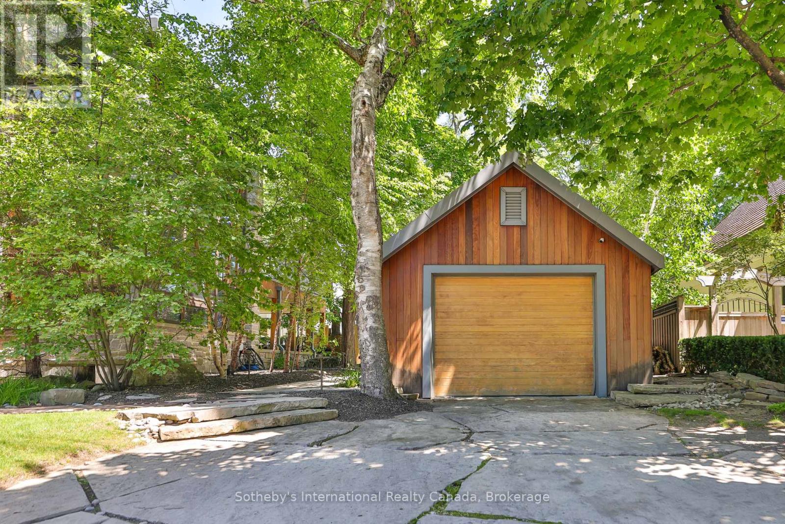 55 Chisholm Street Property Photo 3