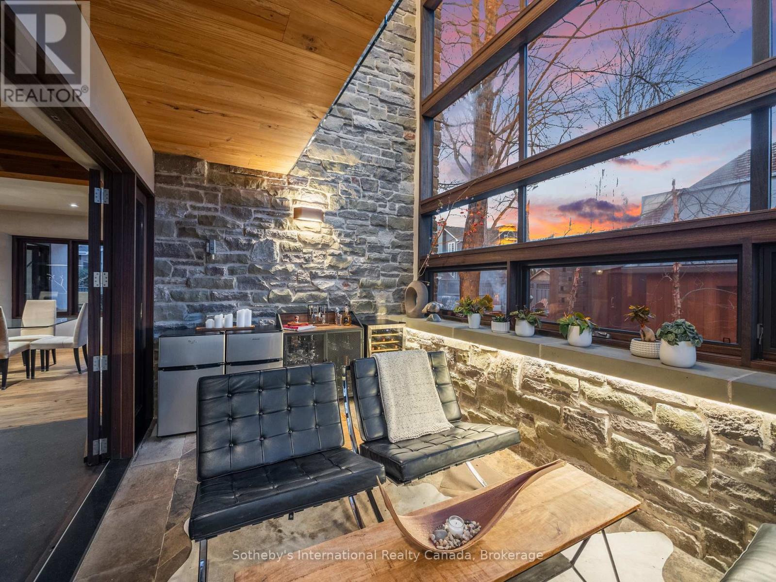 55 Chisholm Street Property Photo 6
