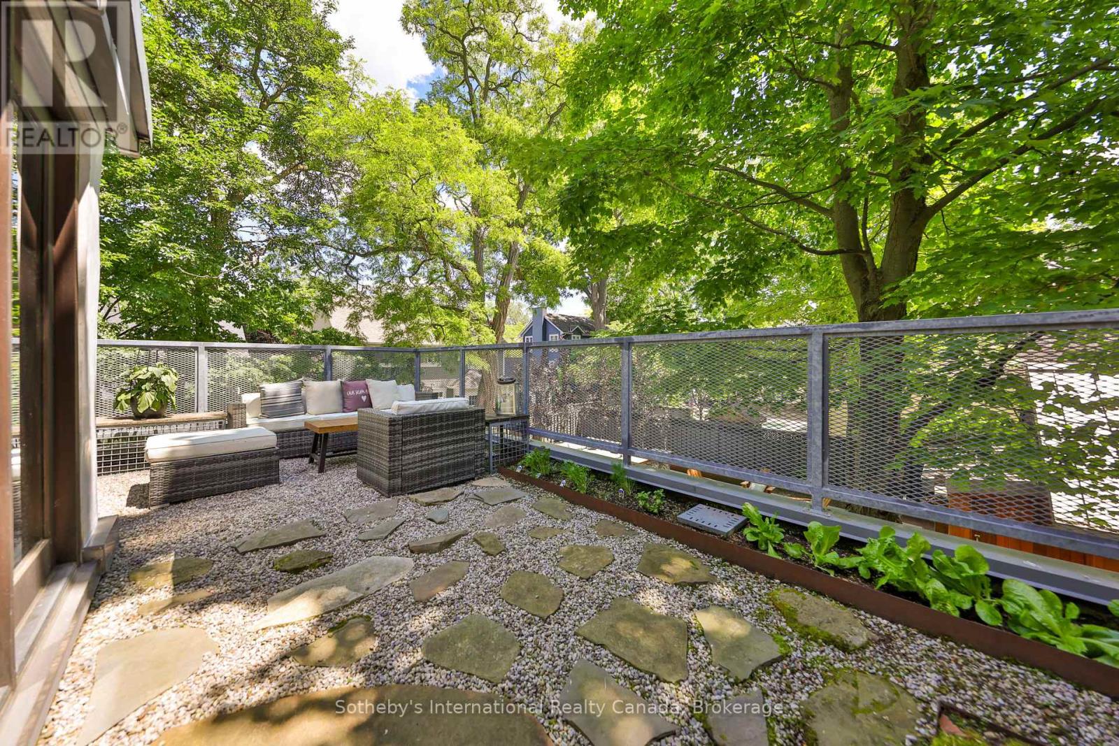 55 Chisholm Street Property Photo 24