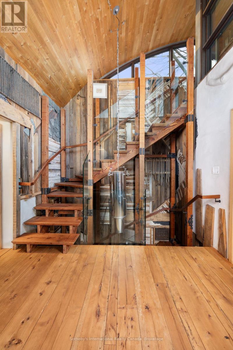 55 Chisholm Street Property Photo 36