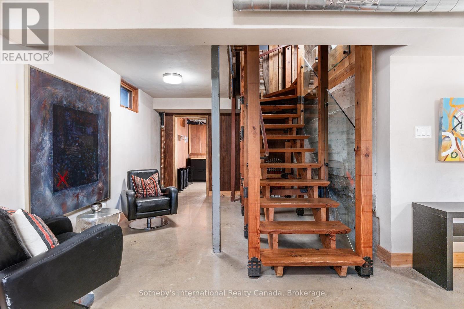 55 Chisholm Street Property Photo 37