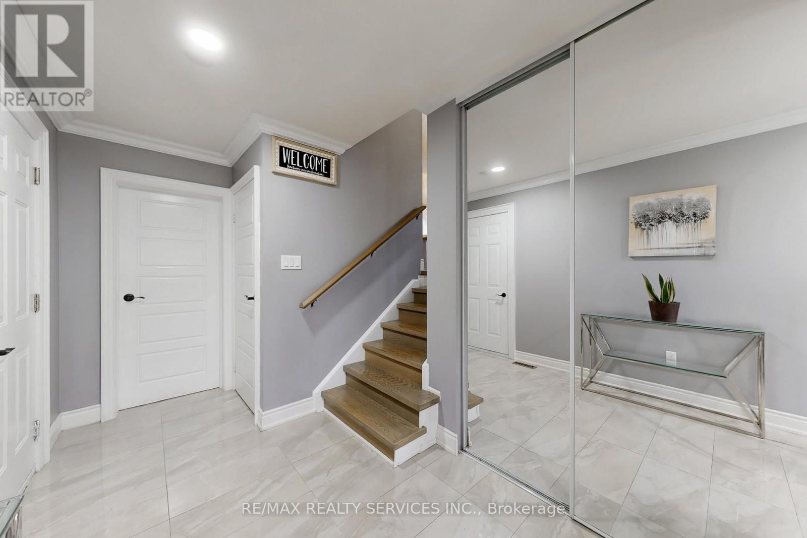 53 Geneva Crescent Property Photo 5