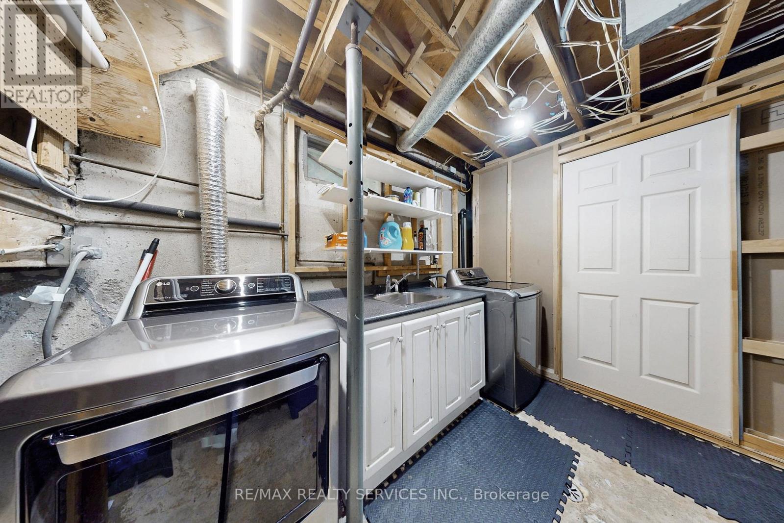 53 Geneva Crescent Property Photo 42