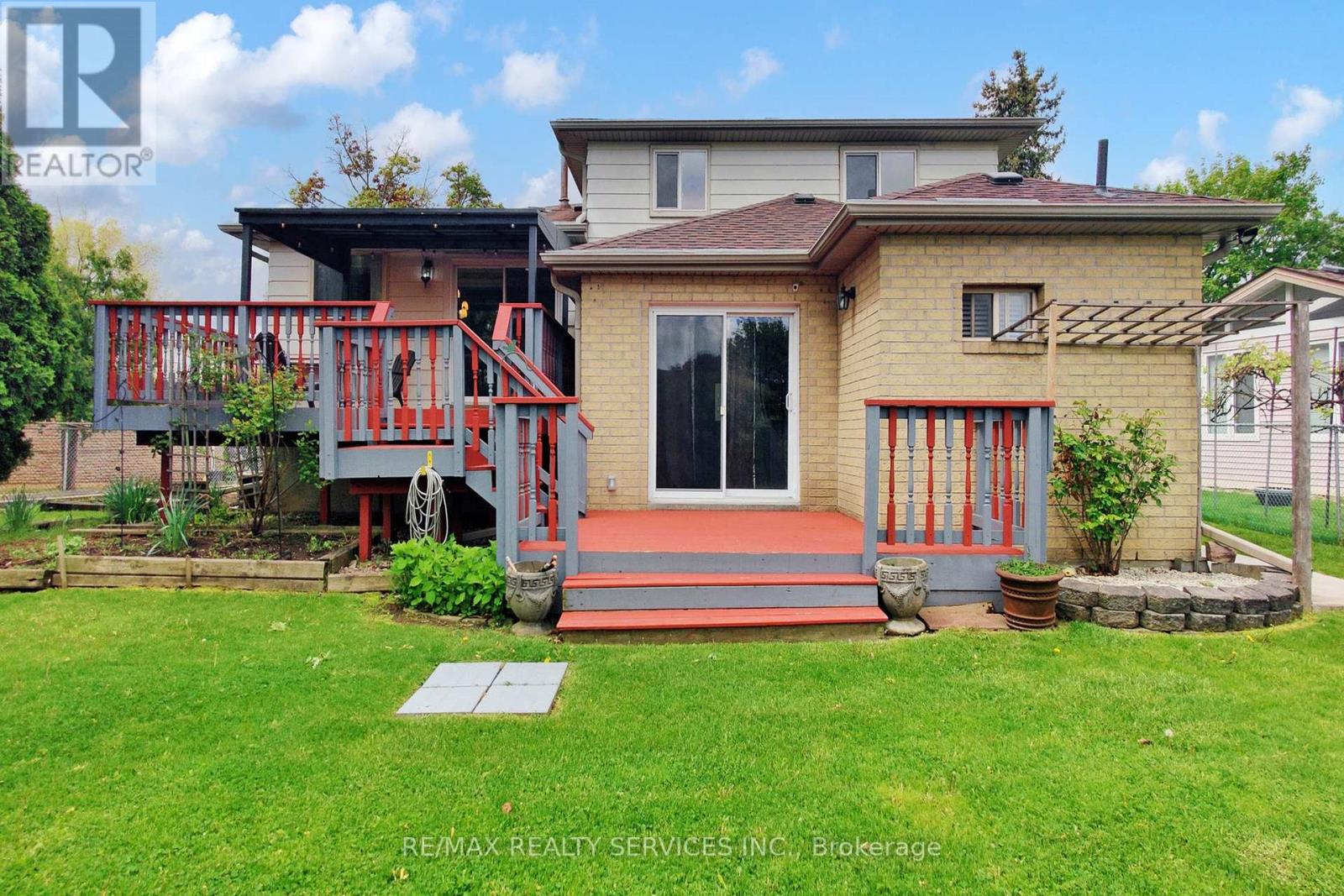 53 Geneva Crescent Property Photo 47