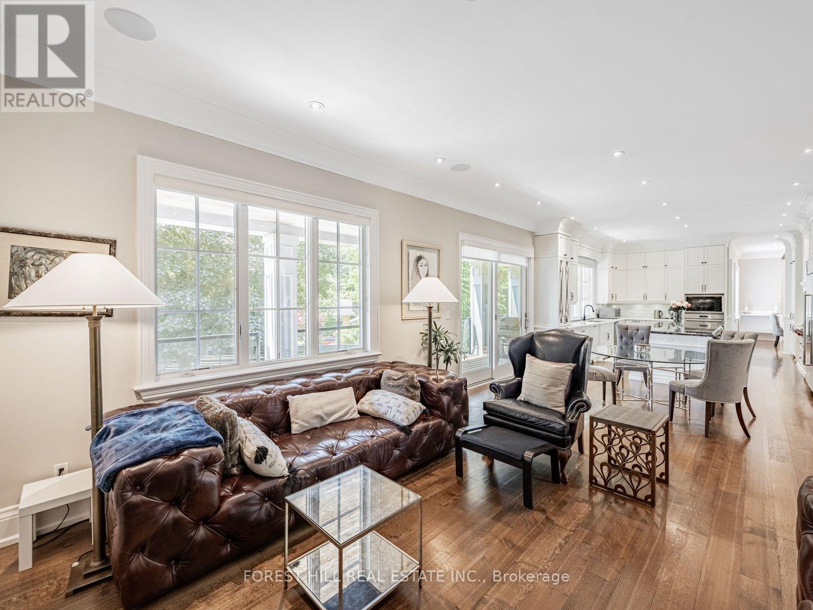 302 Pinehurst Drive W Property Photo 8