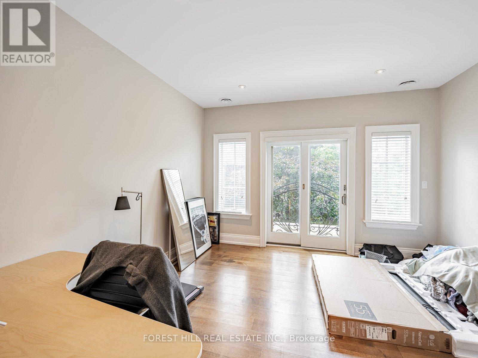 302 Pinehurst Drive W Property Photo 27
