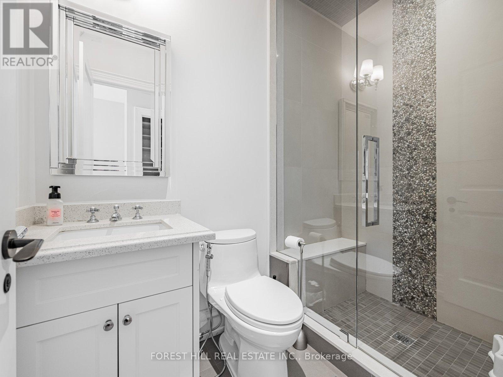 302 Pinehurst Drive W Property Photo 28