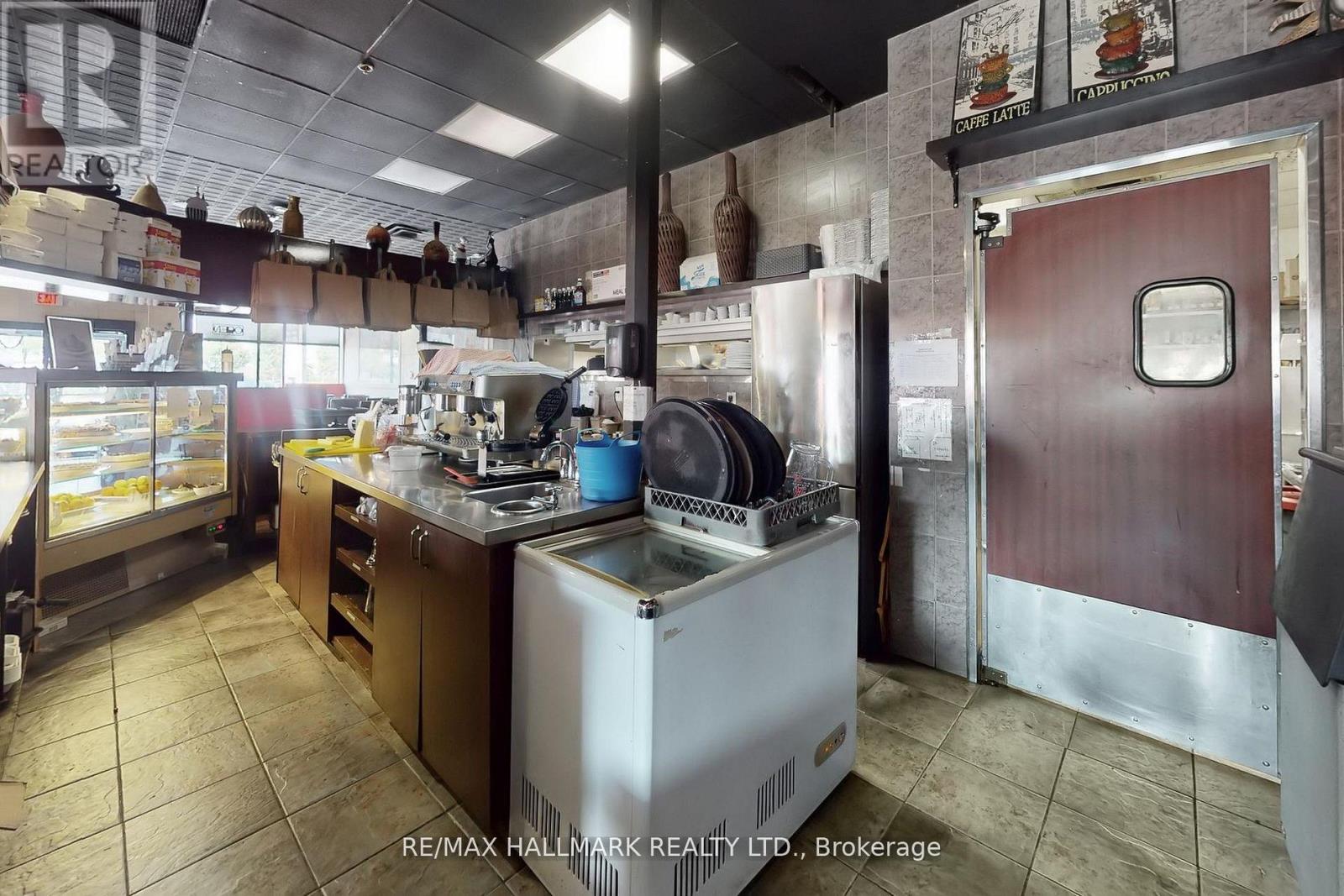 192 Mcewan Drive E Property Photo 11