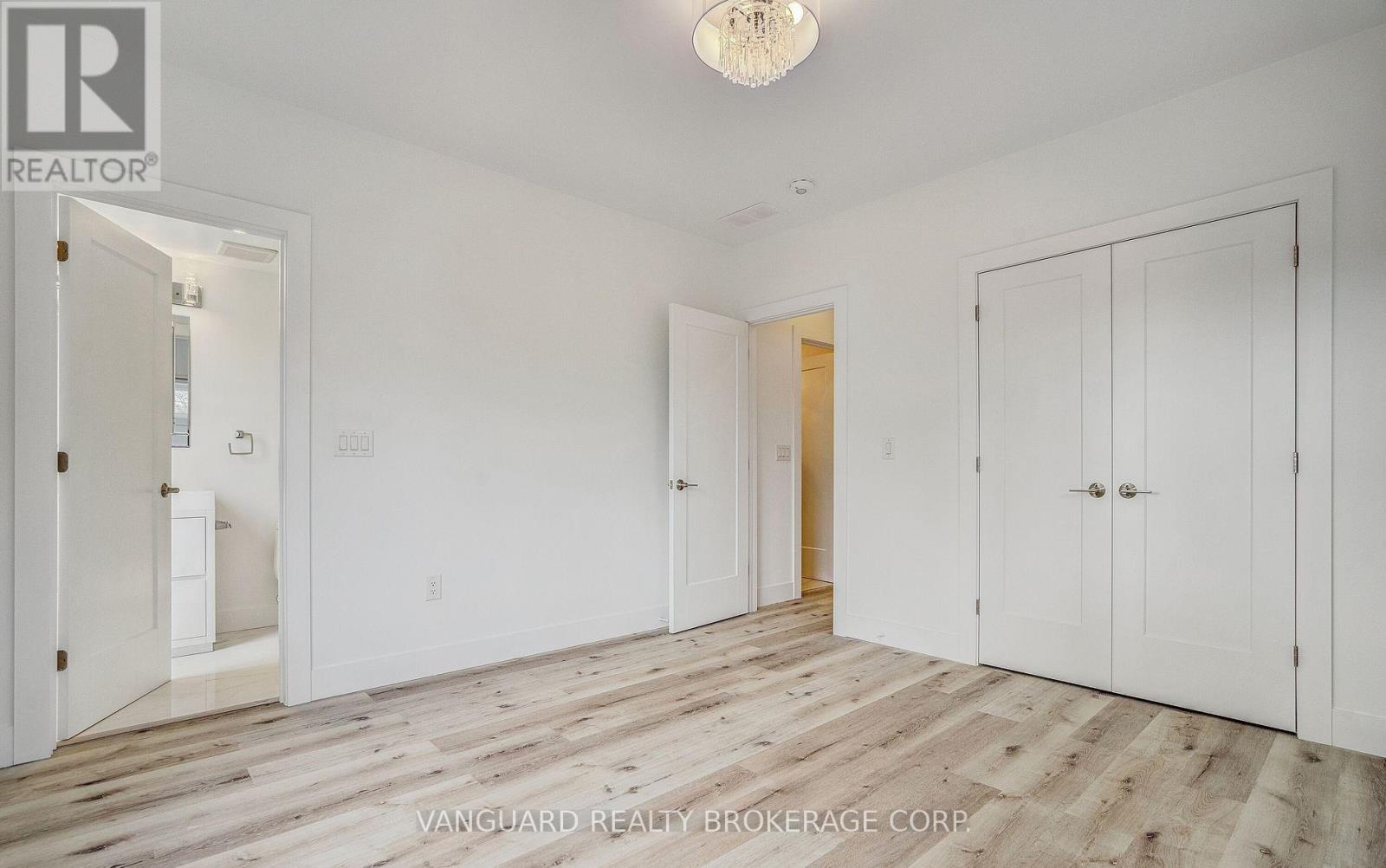 1937 Lawrence Avenue W Property Photo 11