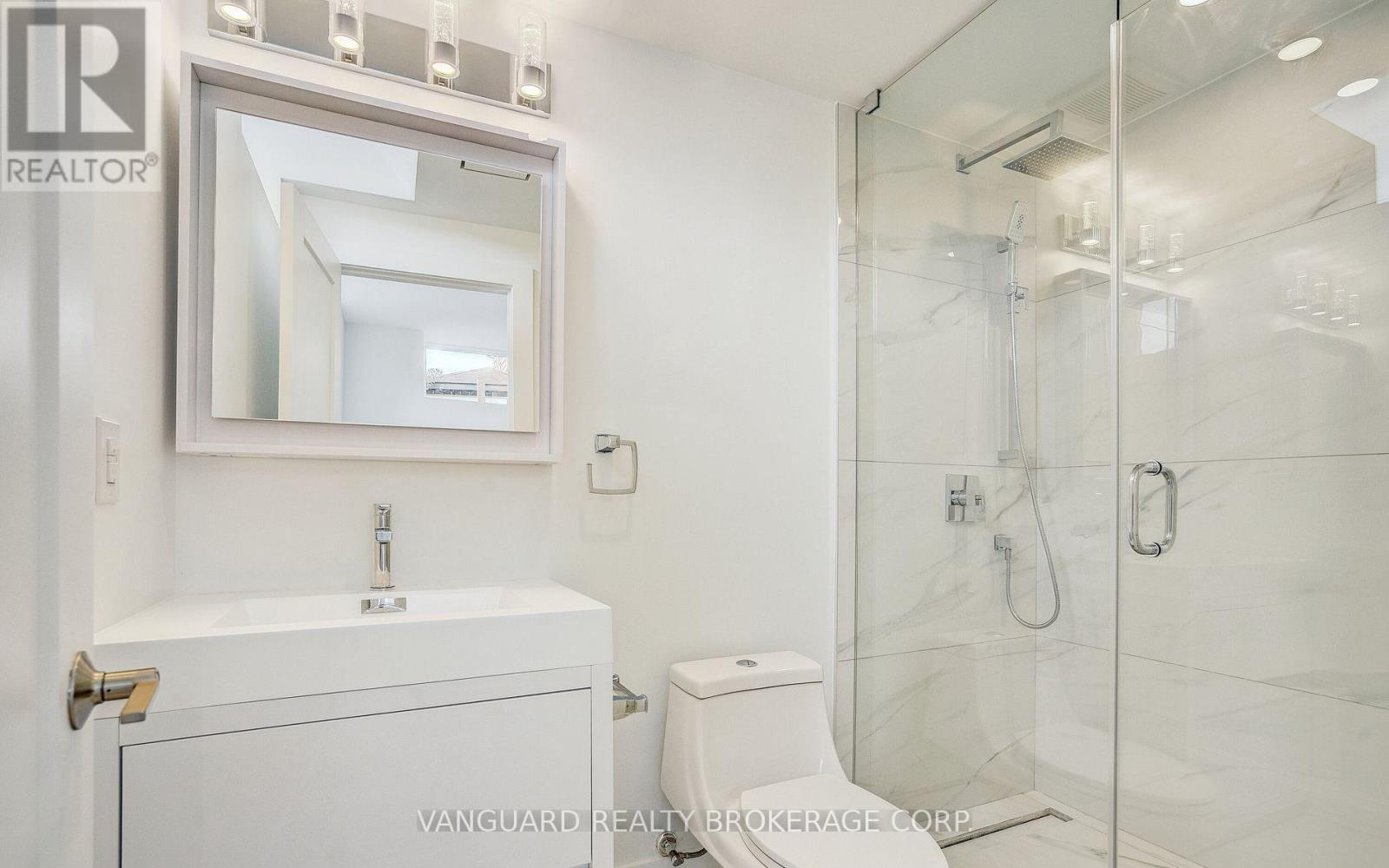 1937 Lawrence Avenue W Property Photo 19
