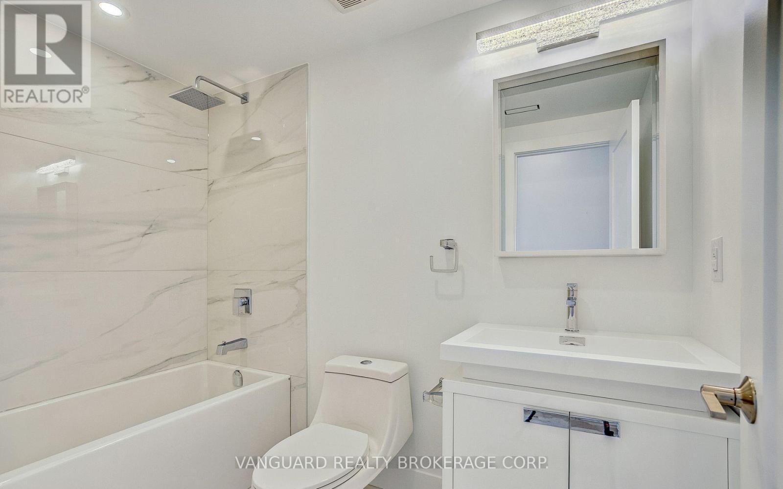 1937 Lawrence Avenue W Property Photo 21