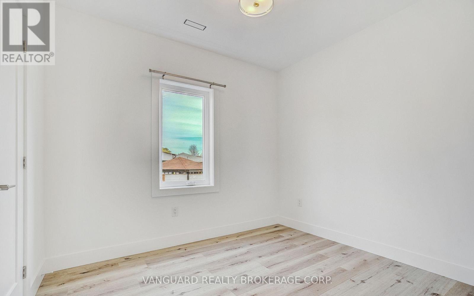 1937 Lawrence Avenue W Property Photo 26