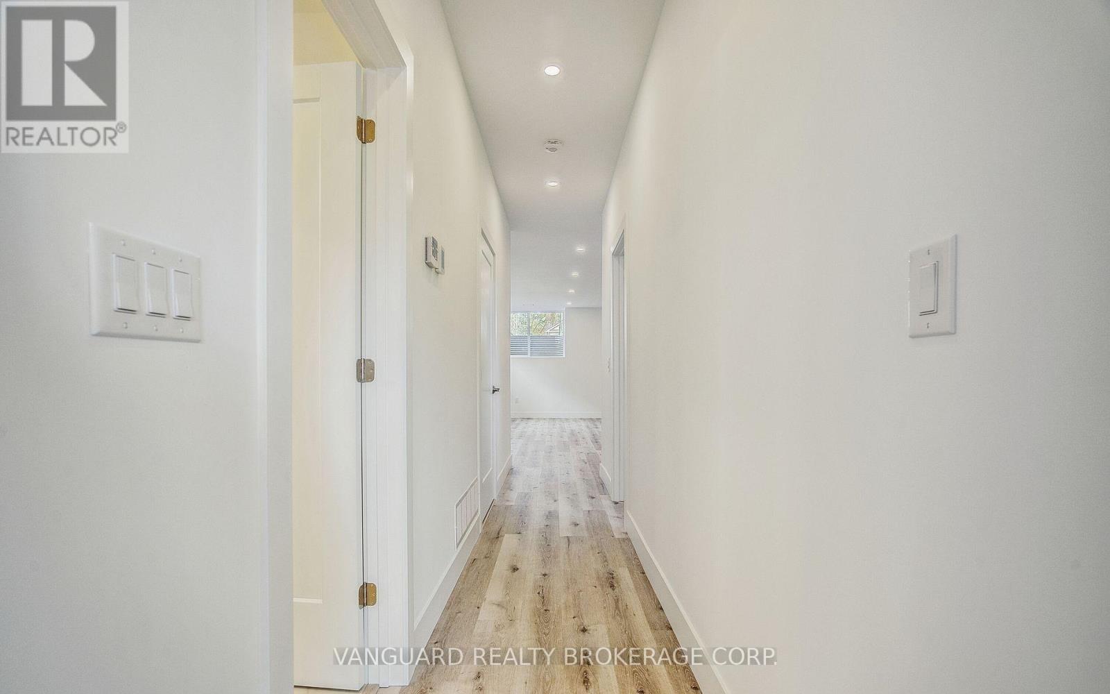 1937 Lawrence Avenue W Property Photo 28