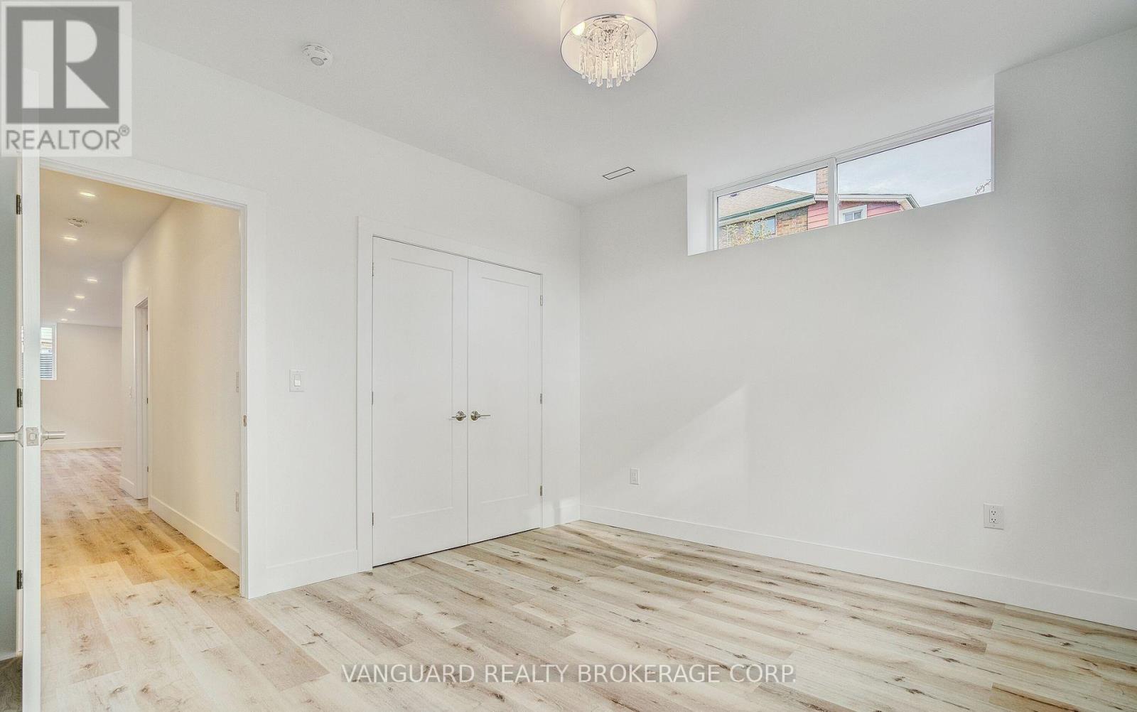 1937 Lawrence Avenue W Property Photo 33