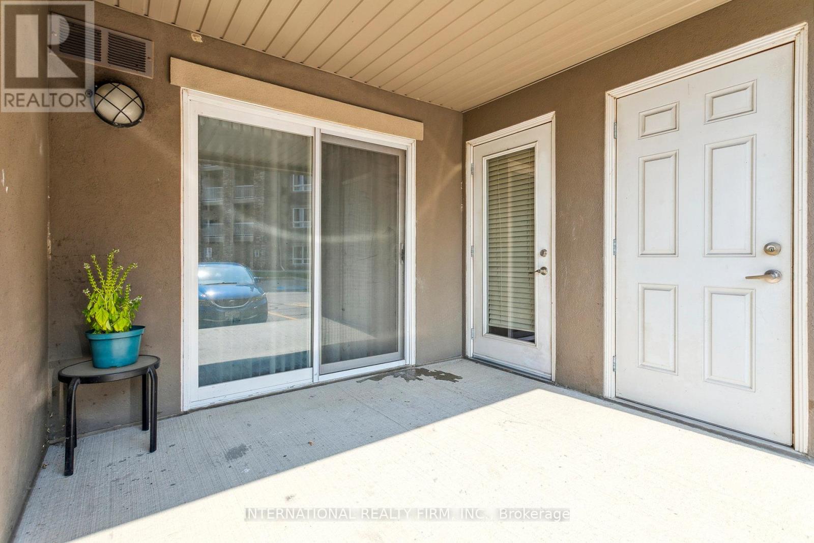 2113 - 6 Dayspring Circle Property Photo 20