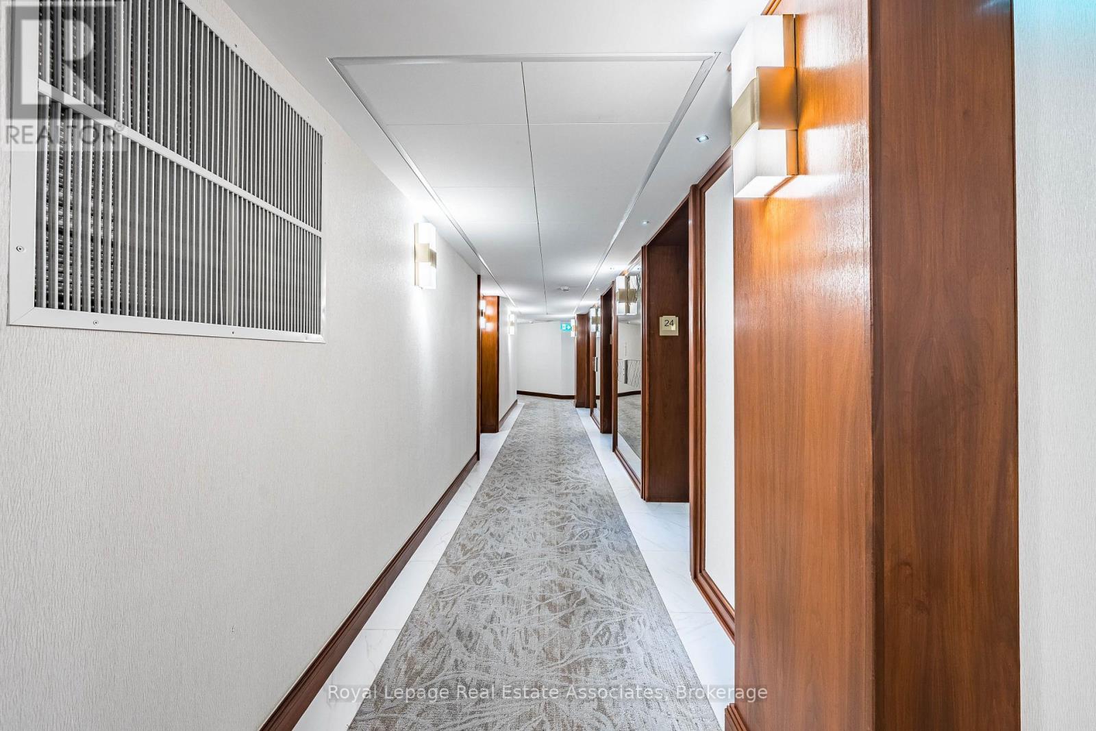 2407 - 1 Palace Pier Court Property Photo 6
