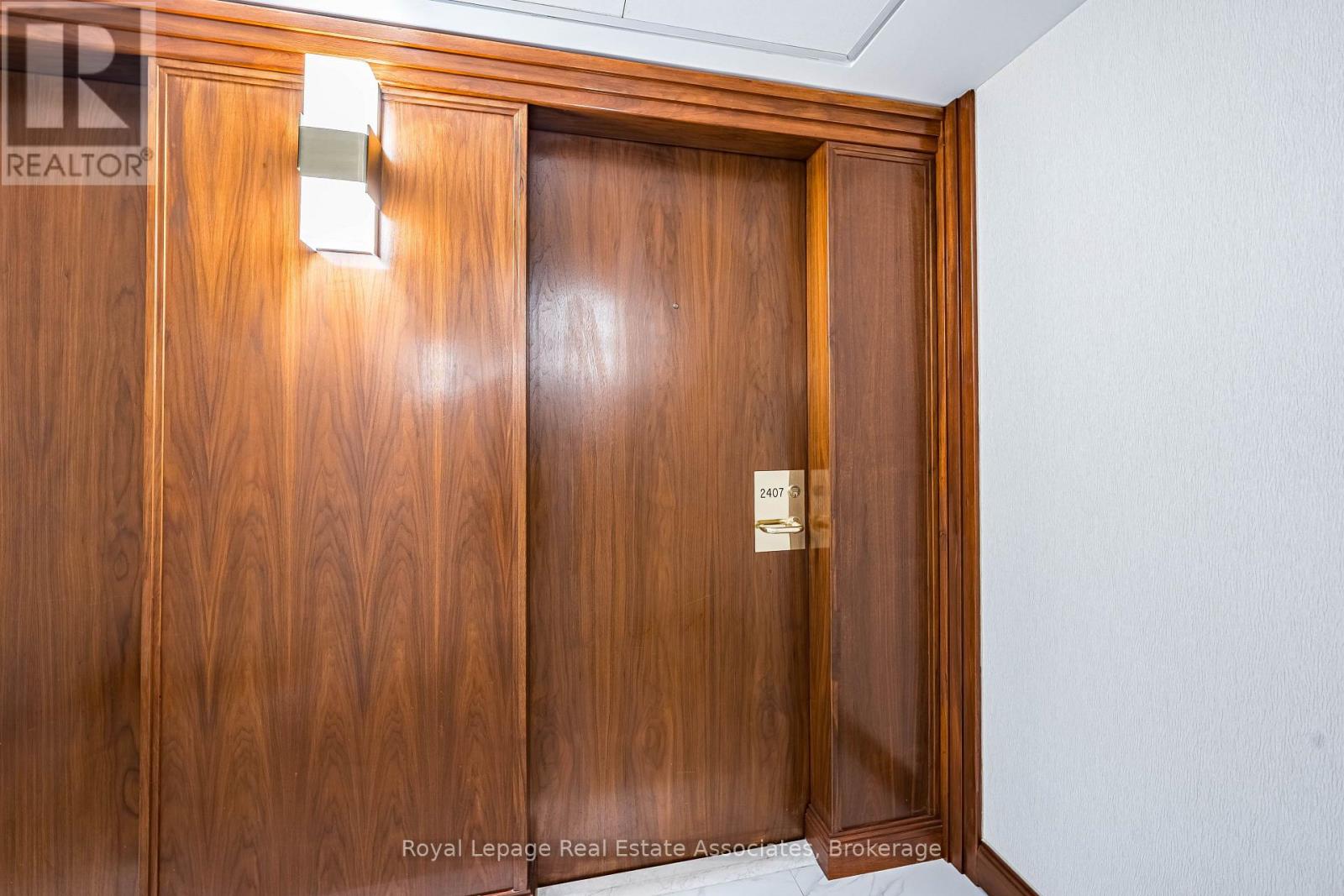2407 - 1 Palace Pier Court Property Photo 7