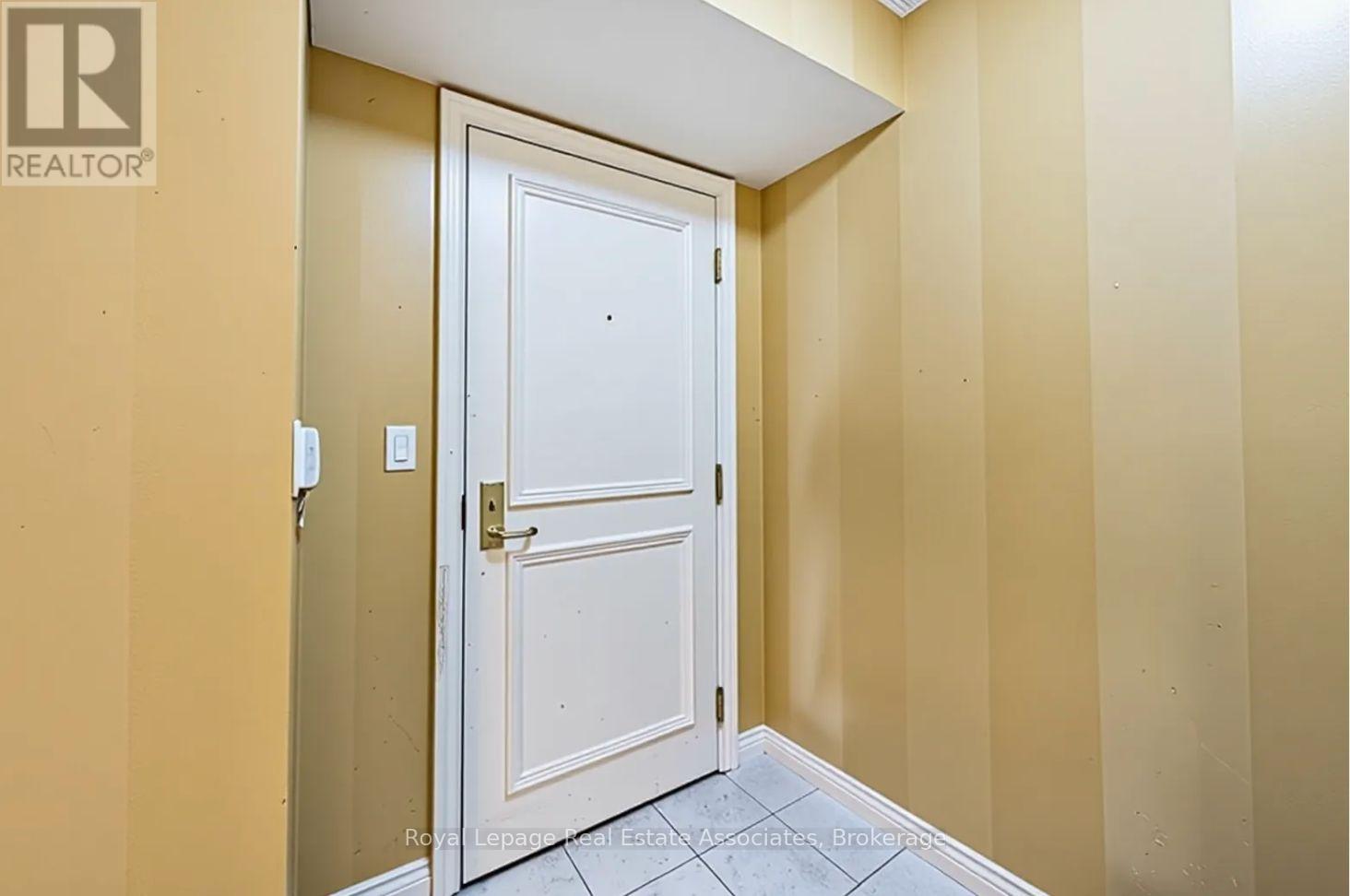 2407 - 1 Palace Pier Court Property Photo 8