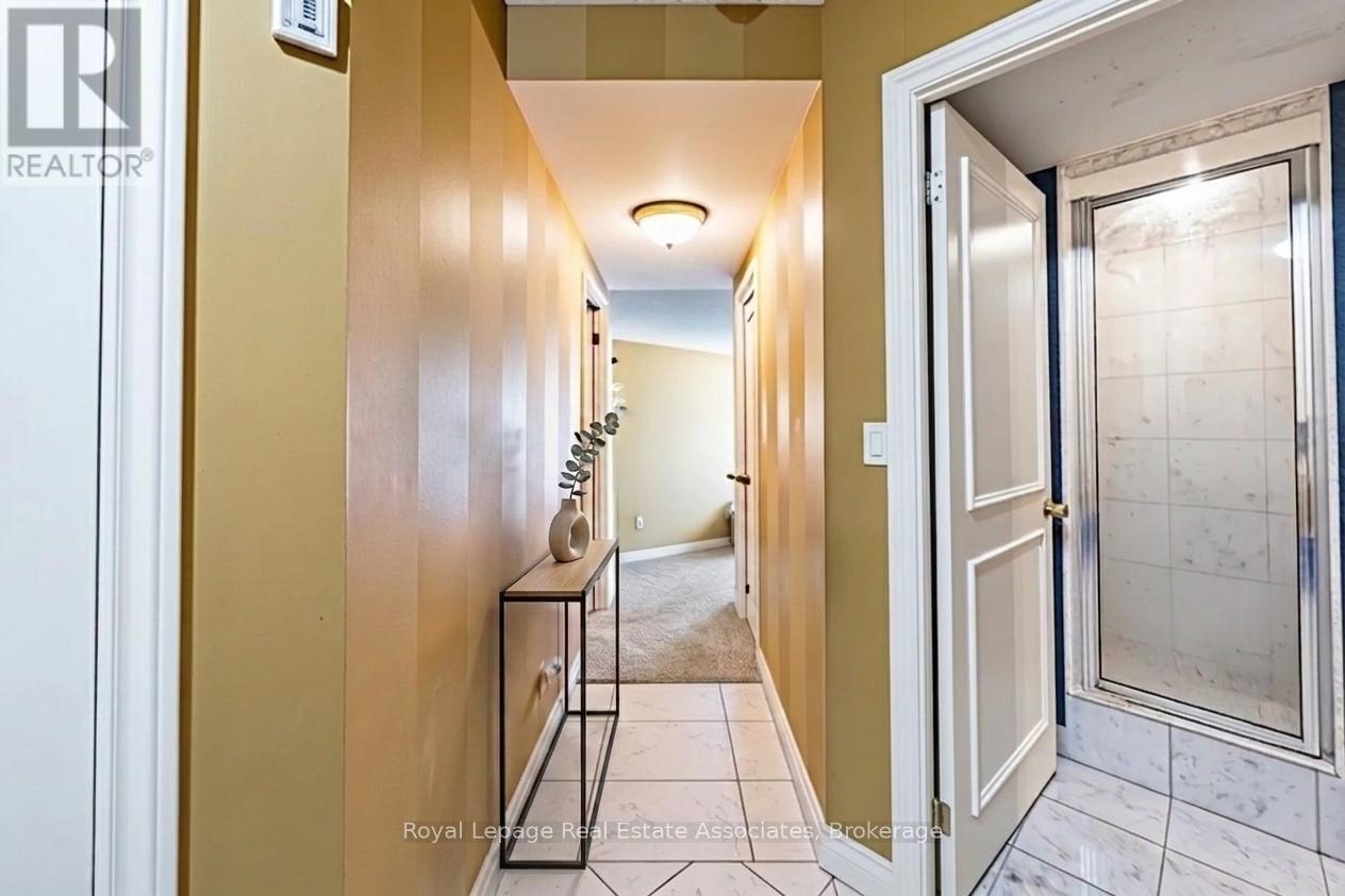 2407 - 1 Palace Pier Court Property Photo 9