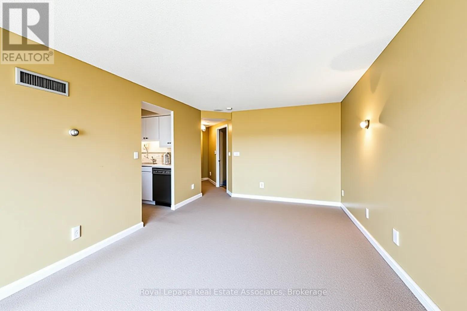 2407 - 1 Palace Pier Court Property Photo 12