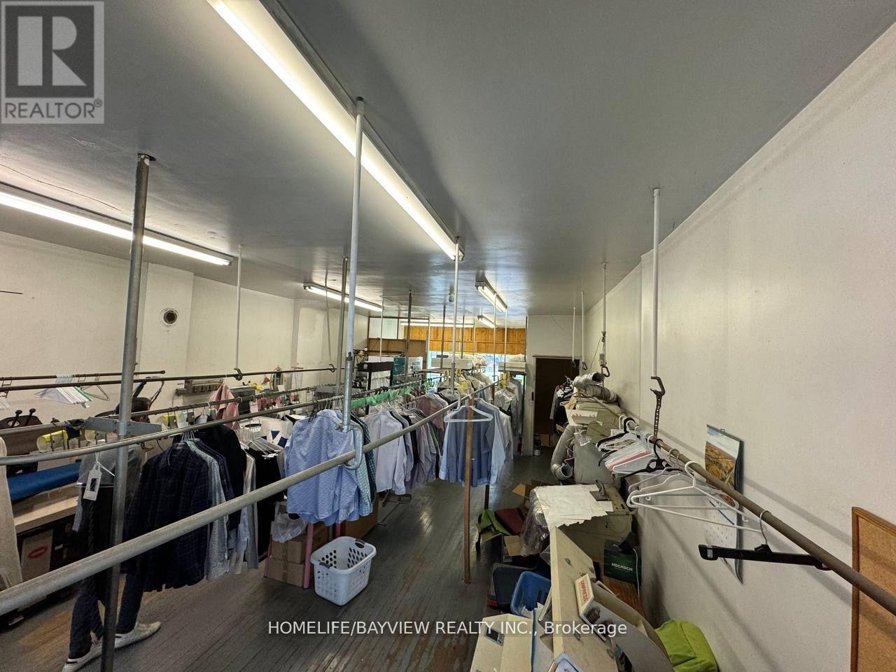 763 The Queensway Avenue Property Photo 6