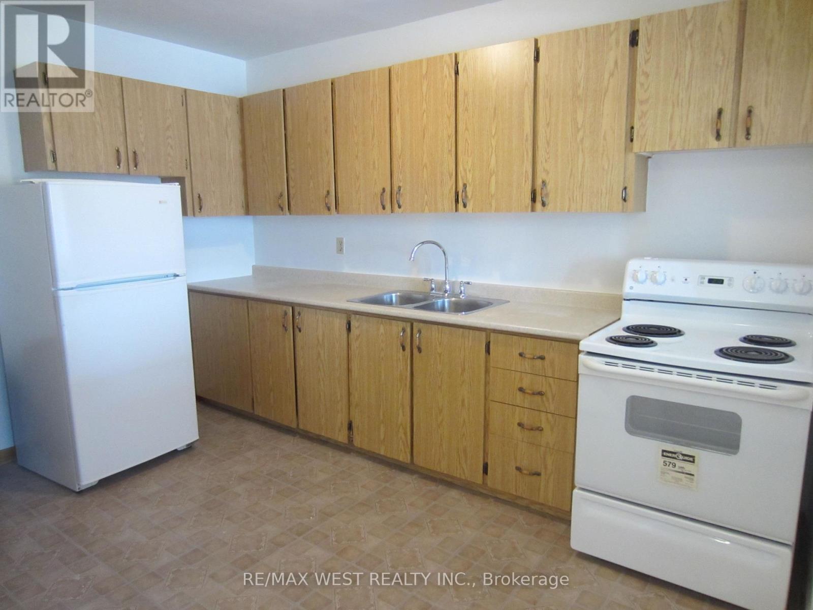2444 Dufferin Street Property Photo 8