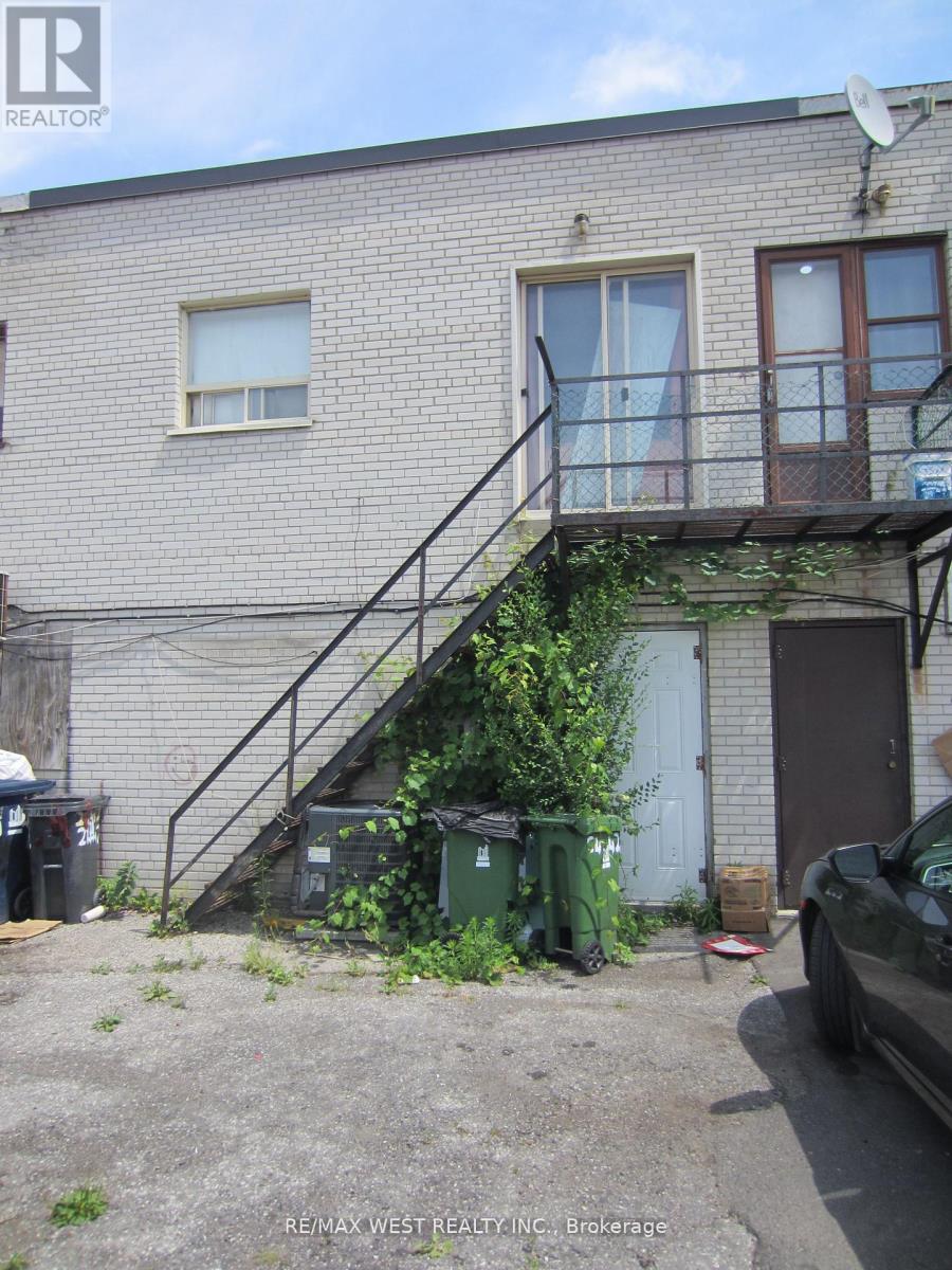 2444 Dufferin Street Property Photo 15