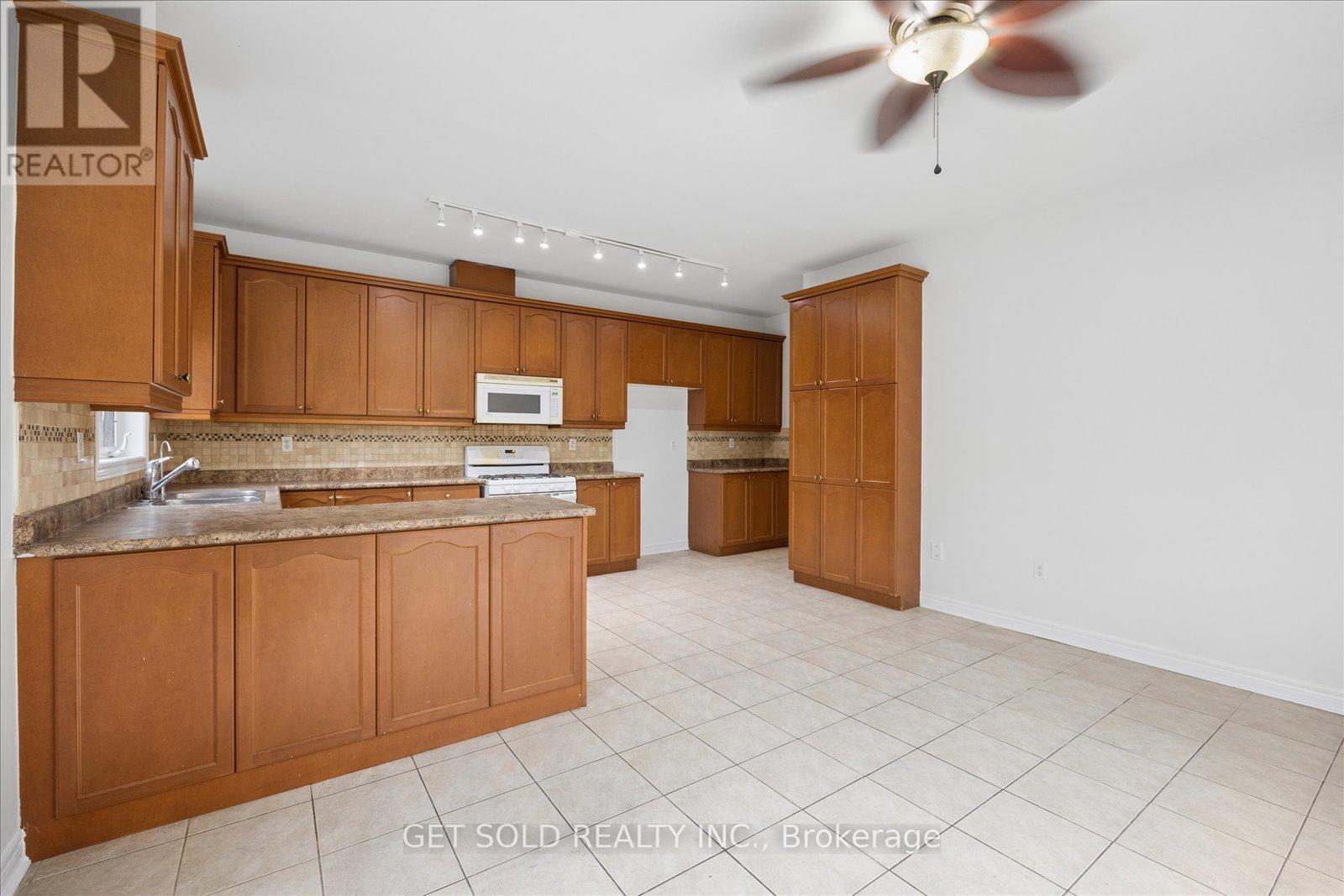 16 Deerchase Road Property Photo 17