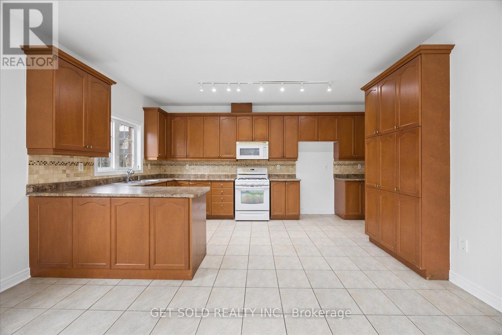 16 Deerchase Road Property Photo 18