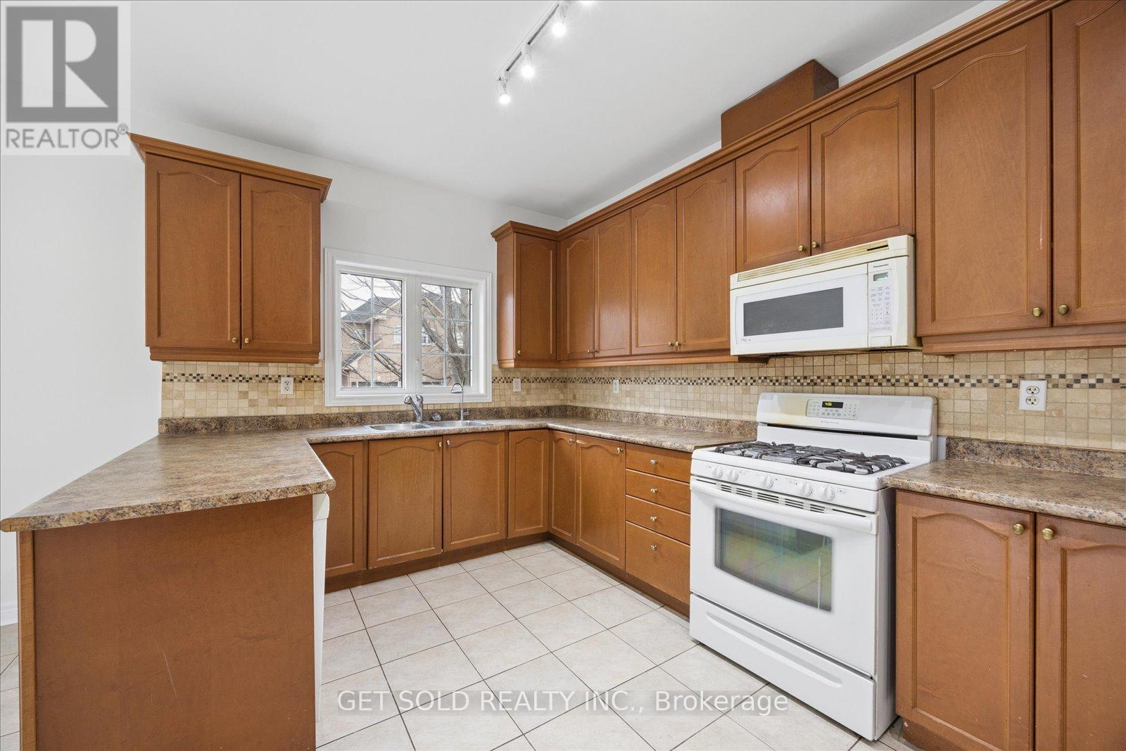 16 Deerchase Road Property Photo 20