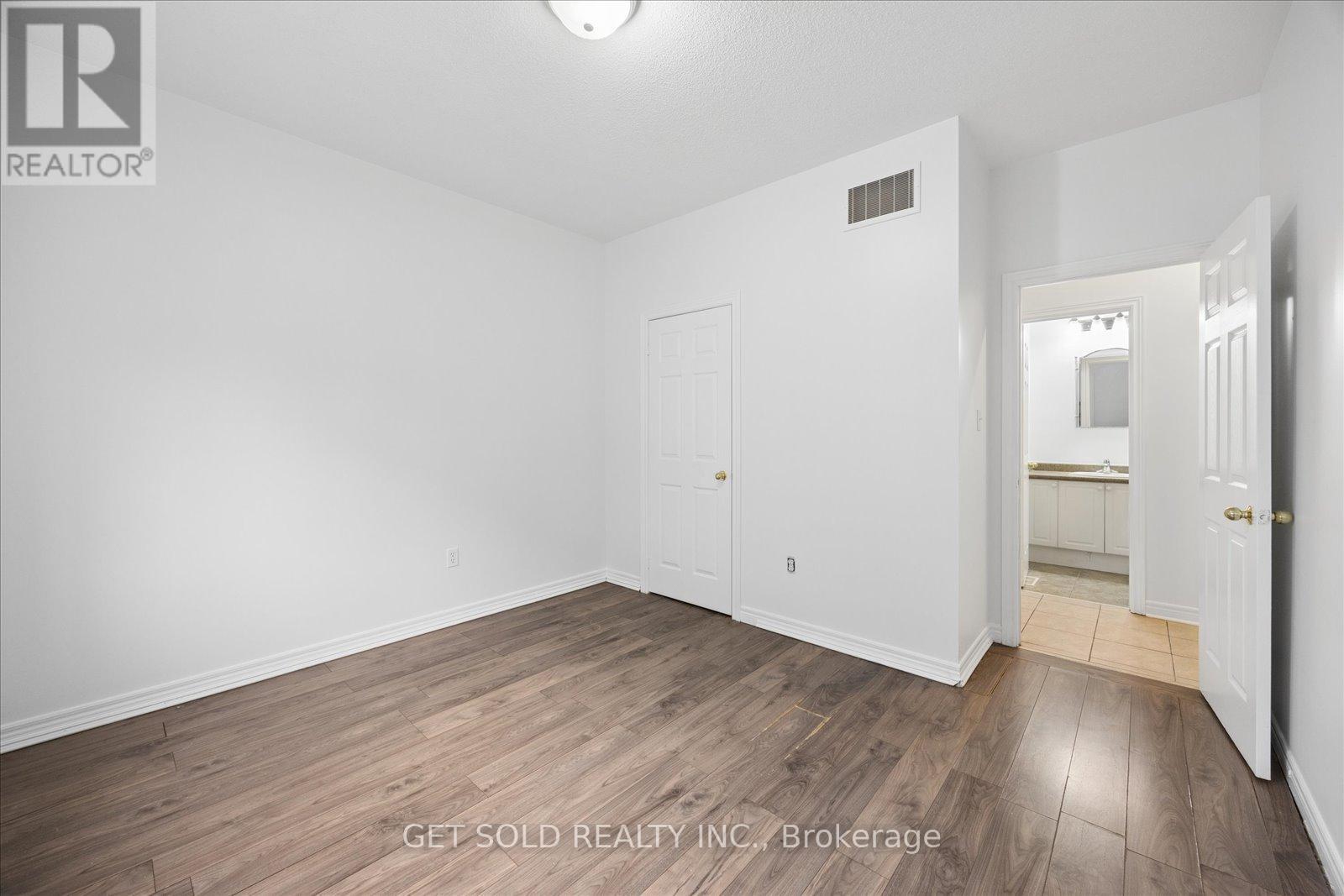 16 Deerchase Road Property Photo 25