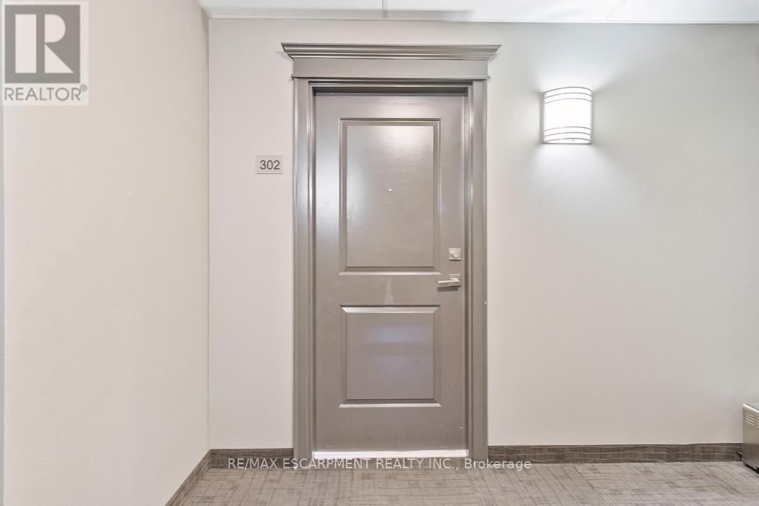 302 - 5020 Corporate Drive Property Photo 4