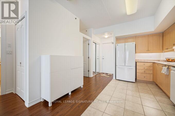 1003 - 810 Scollard Court Property Photo 9