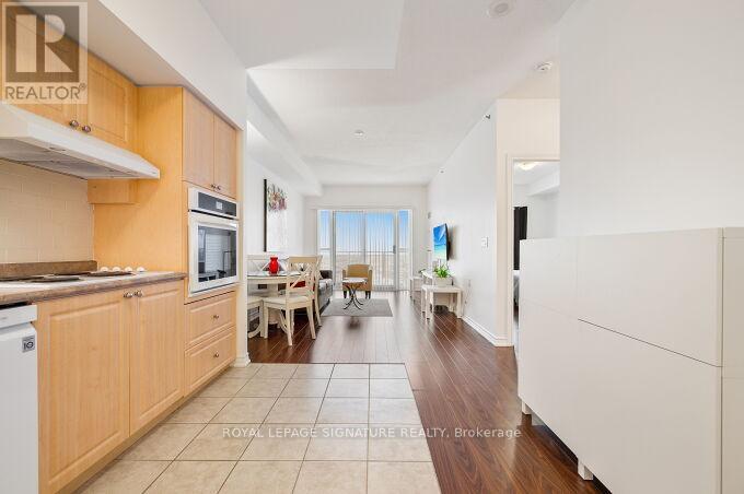 1003 - 810 Scollard Court Property Photo 10
